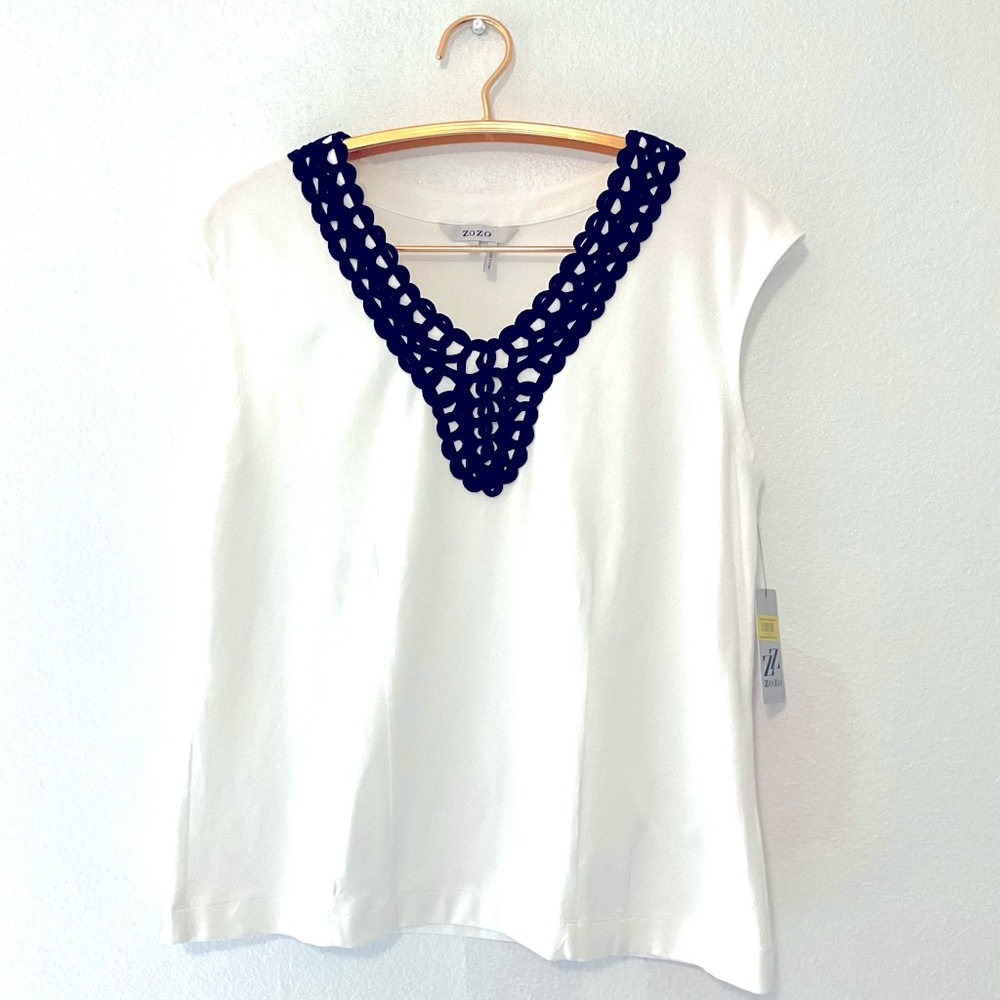 ZoZo White Sleeveless V Neck Top w/Black Decoration size Medium NWT